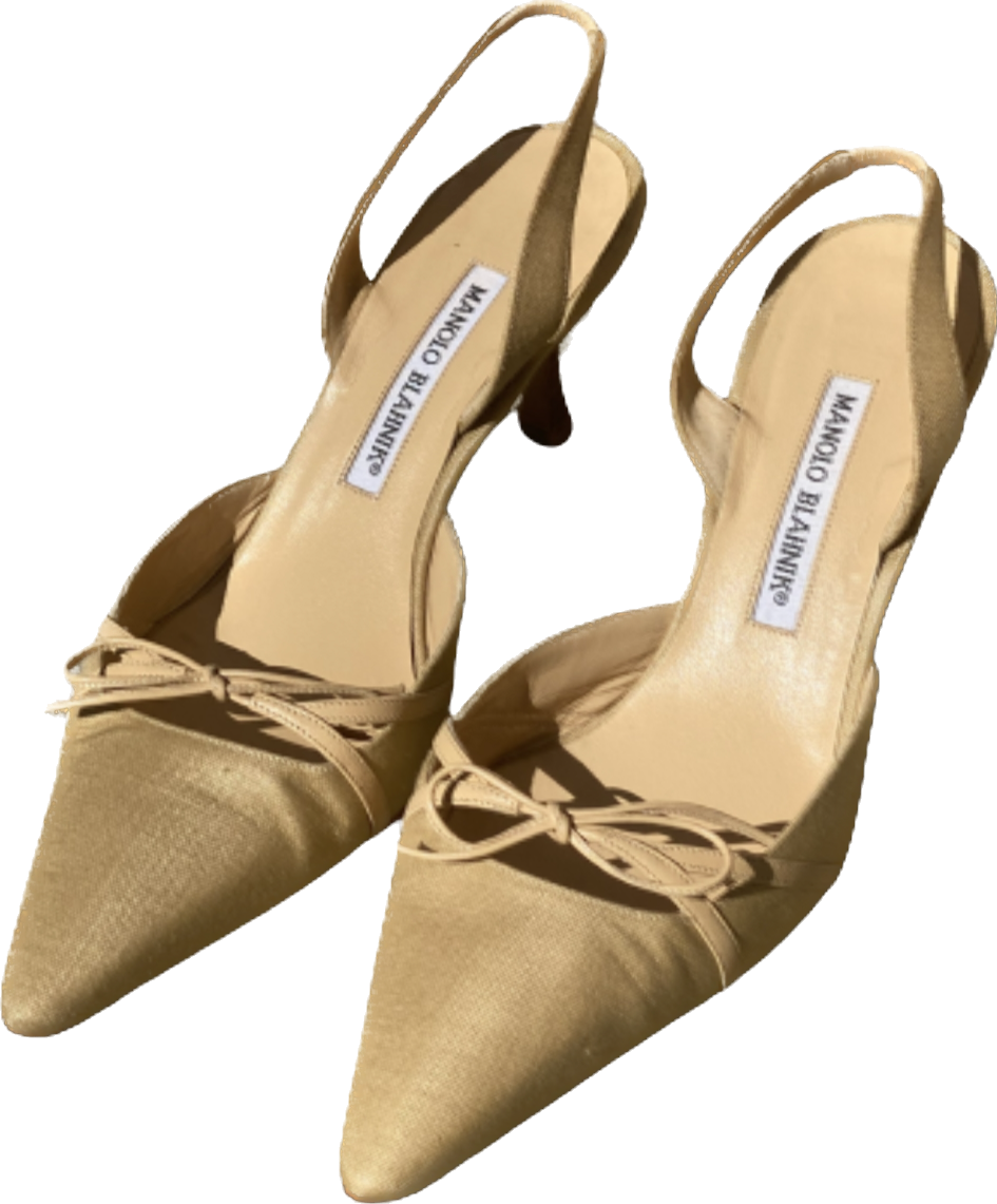 Manolo Blahnik Nude Slingbacks