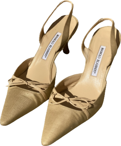 Manolo Blahnik Nude Slingbacks