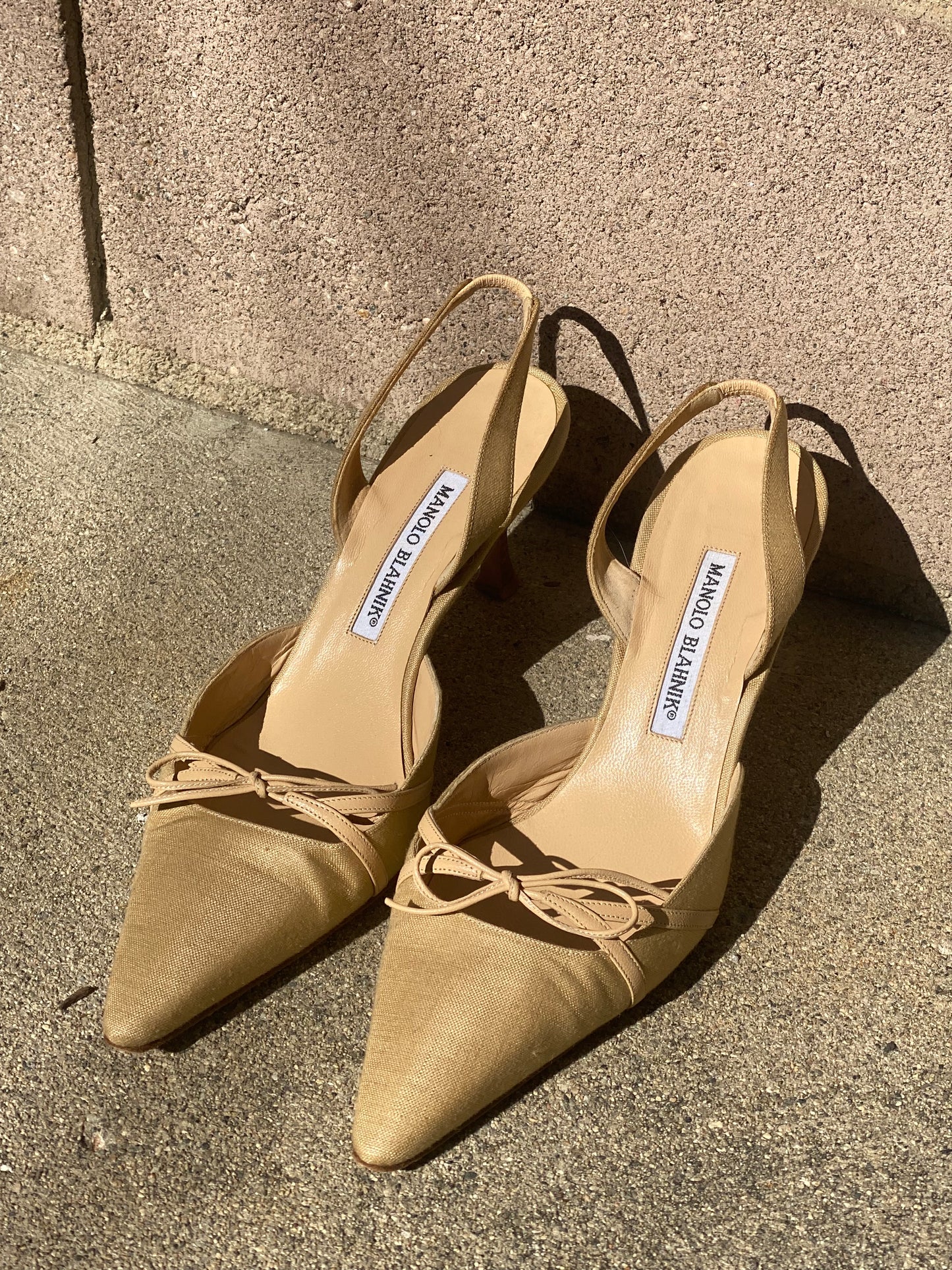 Manolo Blahnik Nude Slingbacks