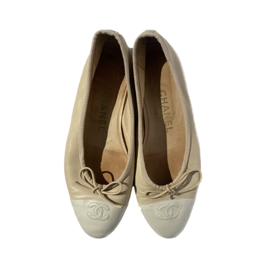 Chanel Nude/Cream Leather Ballet Flats